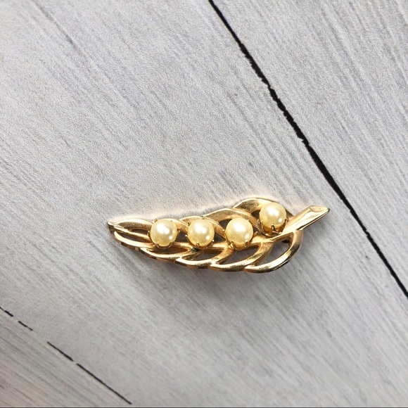 Trio of Golden Pearl Fashion Dress Pins Brooches - Picture 6 of 10